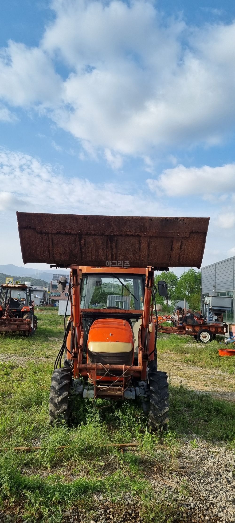 한일공업 로더 HIT320L