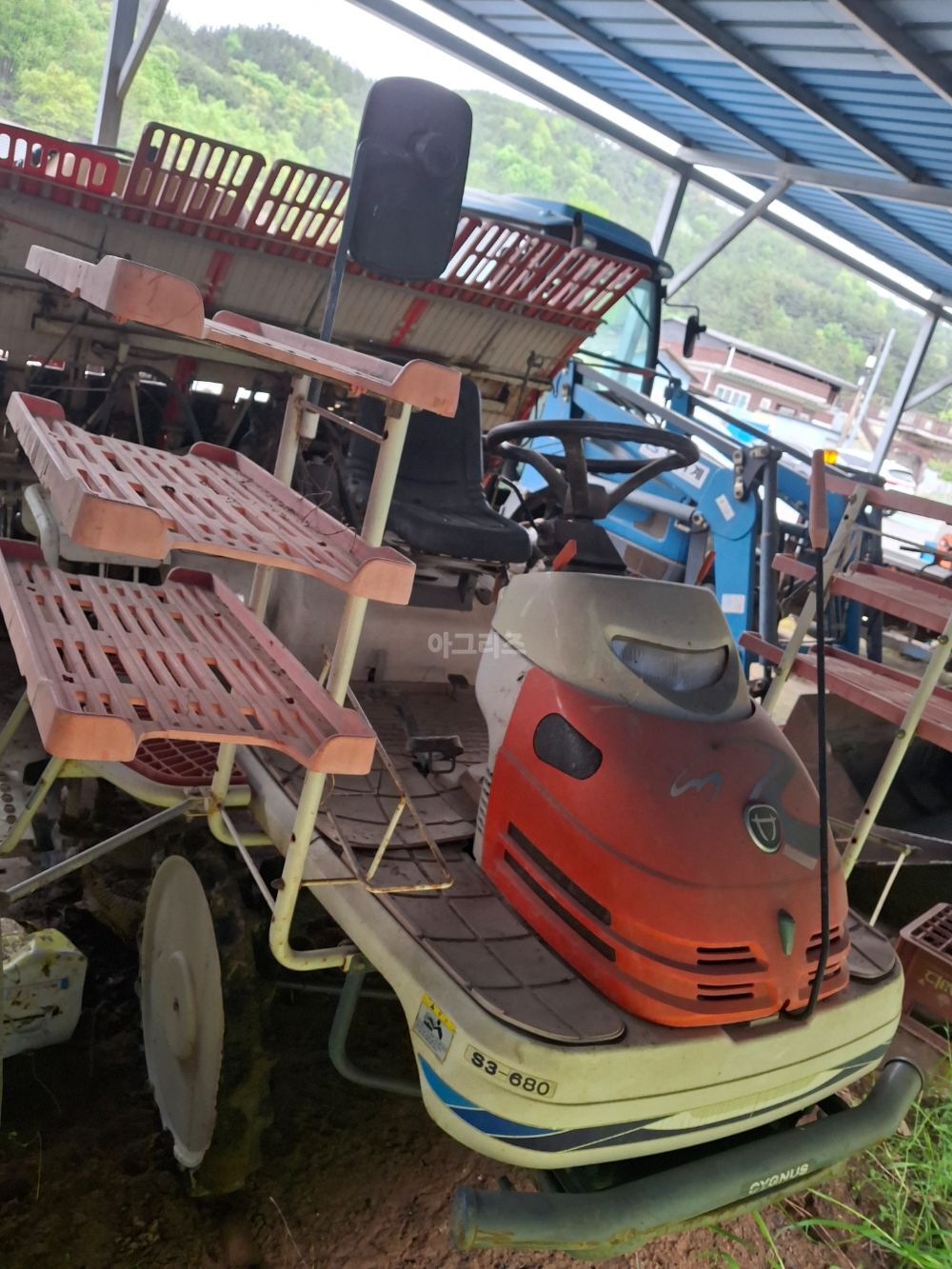 Daedong Rice transplanter S3-680 (6Rows)