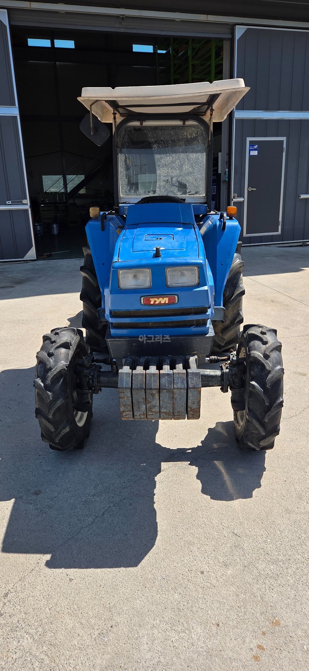 TYM Tractor T280 (28hp)