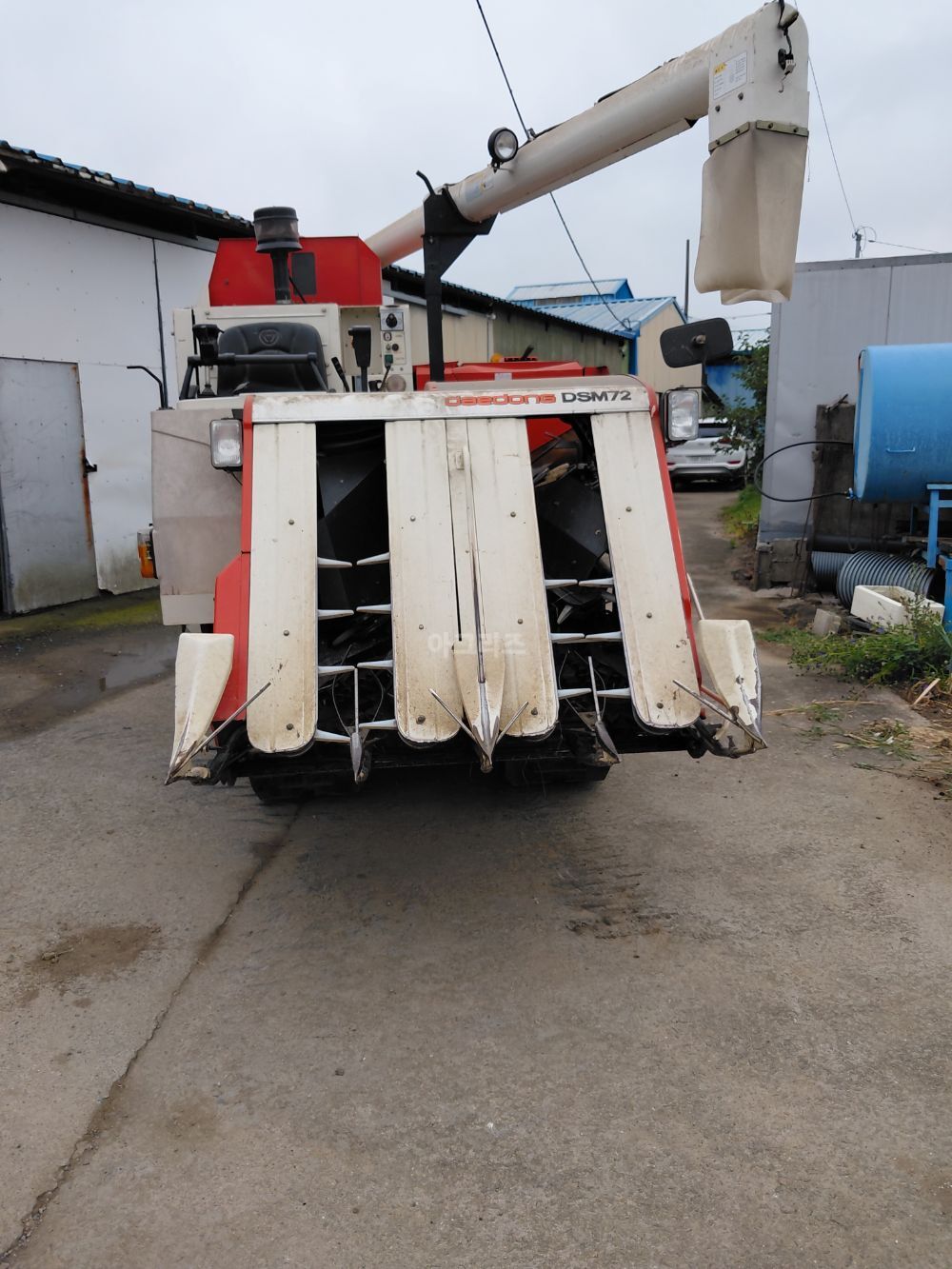 Daedong Combine Harvester DSM72 (4Rows)