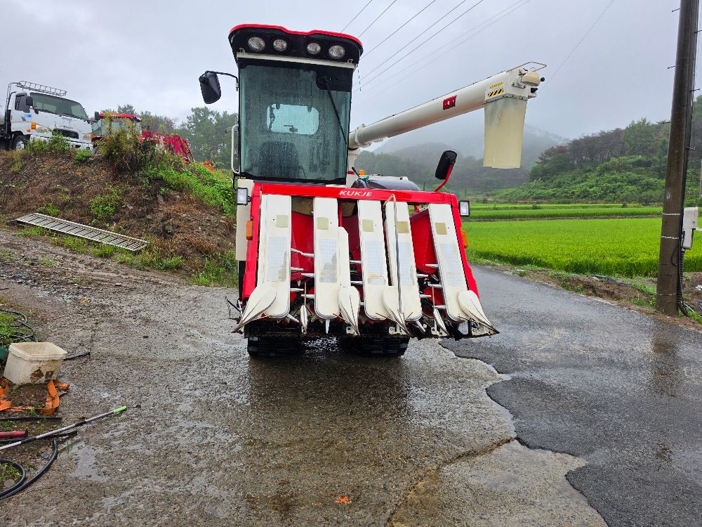Kukje Combine Harvester KC87 (5Rows)