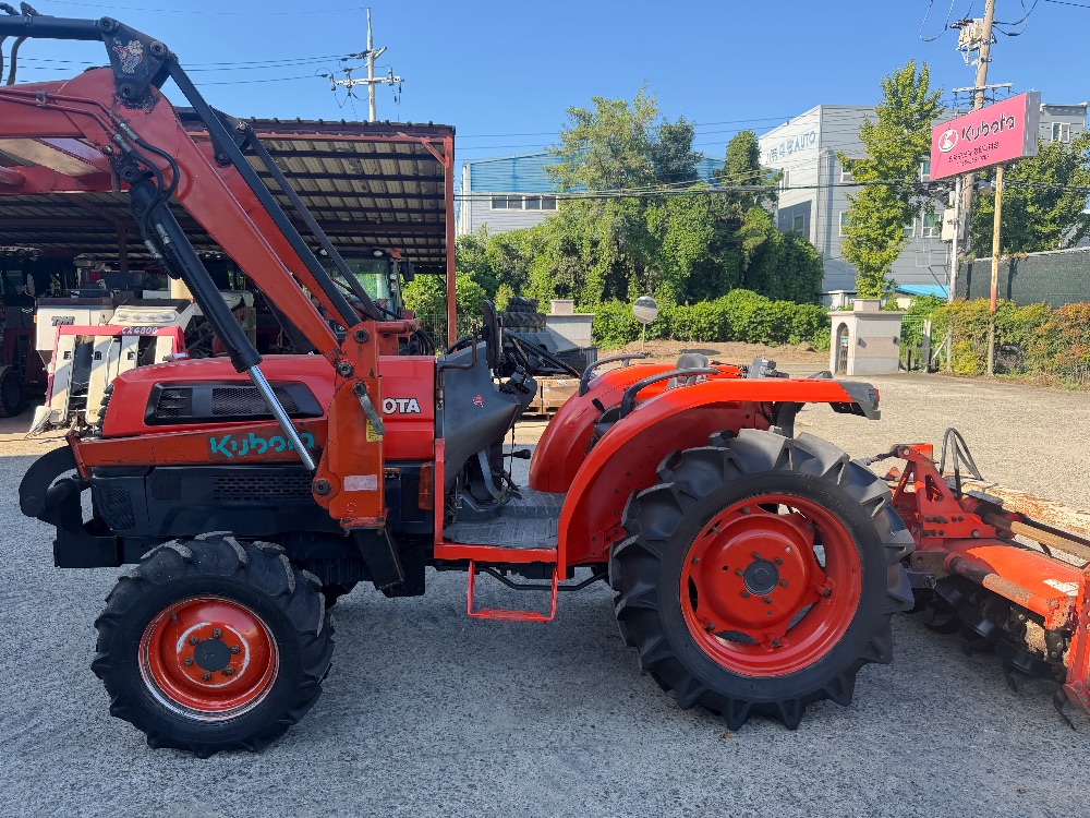 Kubota Tractor L500M (50hp)