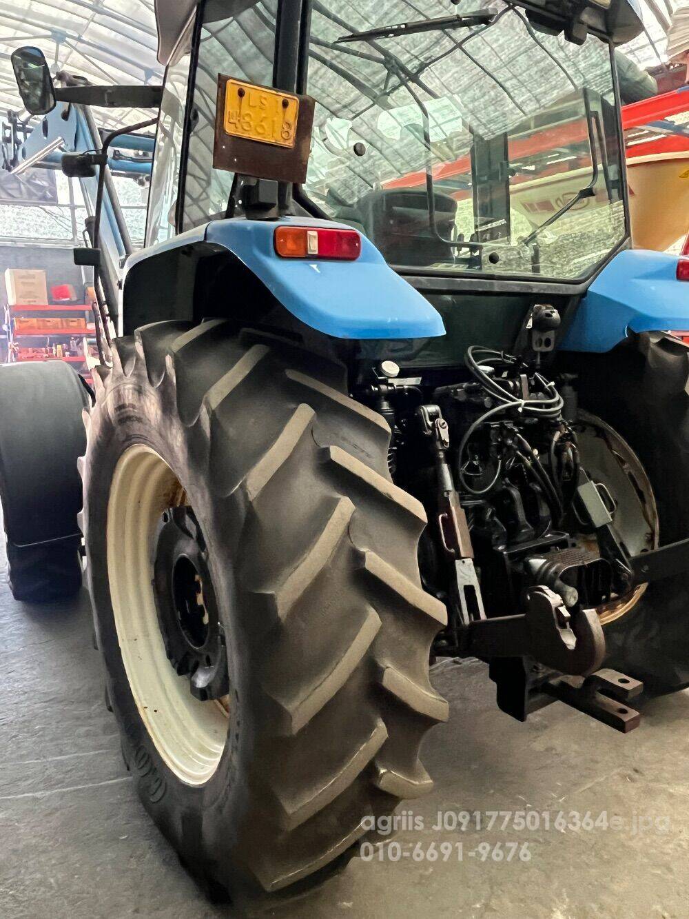 NewHolland Tractor TM130 (125hp) 뒤우측면